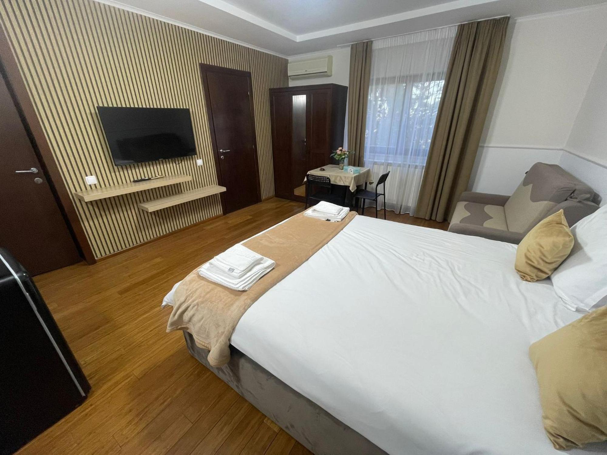 Therme Airport לינה וארוחת בוקר *