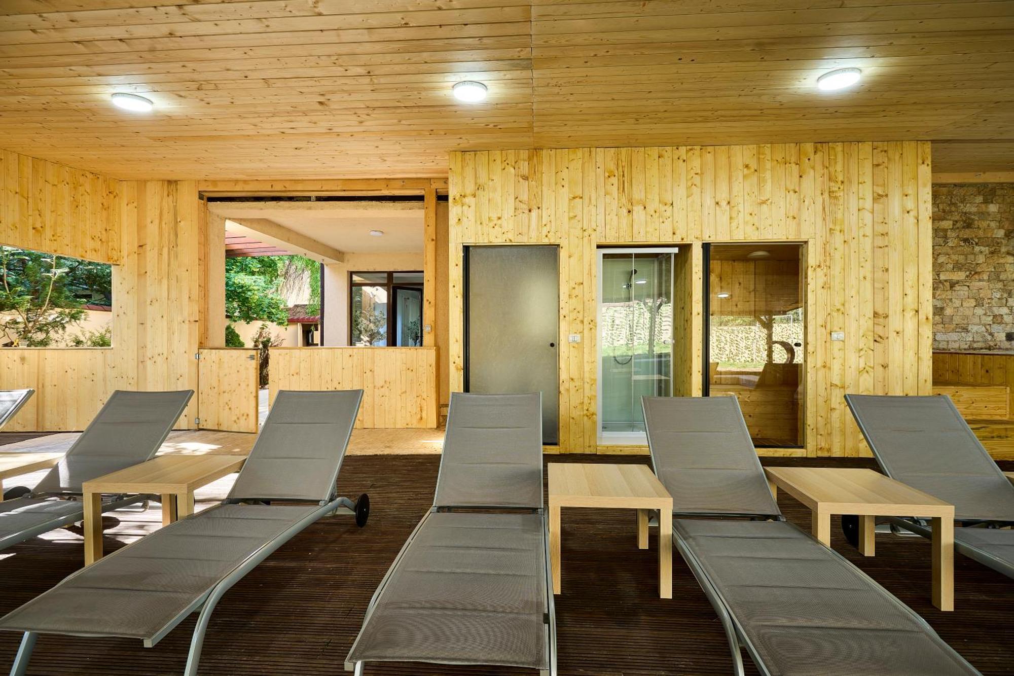 Therme Airport